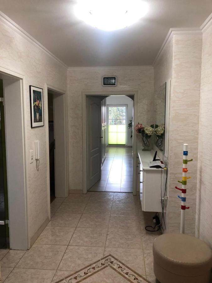Grosses 4 Zimmer Apartment Naehe Messe Hannover Buitenkant foto